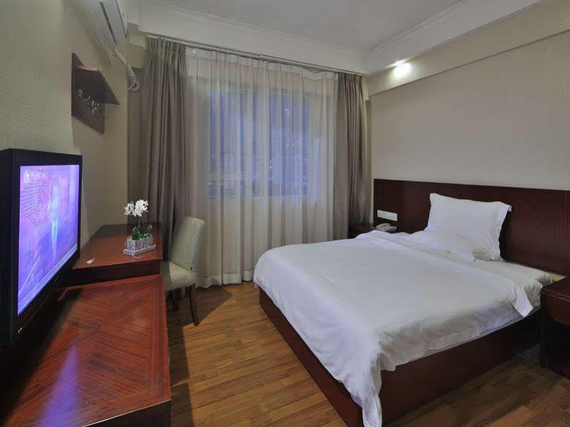 Paco Hotel Guangzhou Jiangtai Road Metro Branch Exterior foto